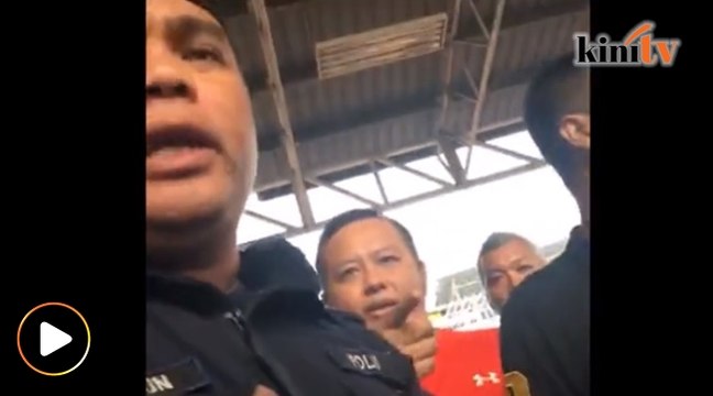 Detik cemas wartawan The Star diganggu kumpulan anti-Bersih, paksa padam gambar