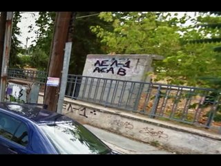 Όλη η πόλη είναι βυσσινί (Λάρισα-Google street view)