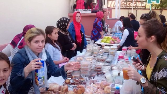 GUMULCINE KIRMAHALLE TURK ILKOKULU KERMES 2016