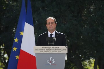 Hommage national: "leur entreprise maléfique échouera" assure François Hollande