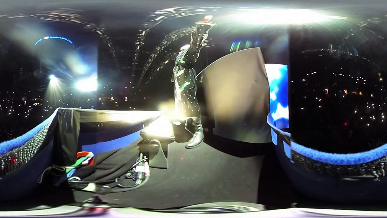 Make a "Glorious" entrance to NXT TakeOver: Brooklyn II with Bobby Roode in 360°!