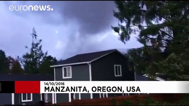 Tornado tears up Oregon beach town