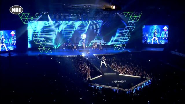 Ηλίας Βρεττός & Naya - Πετάω Ψηλά - Πυξίδα (Mad VMA 2016 by Coca-Cola & Viva Wallet)