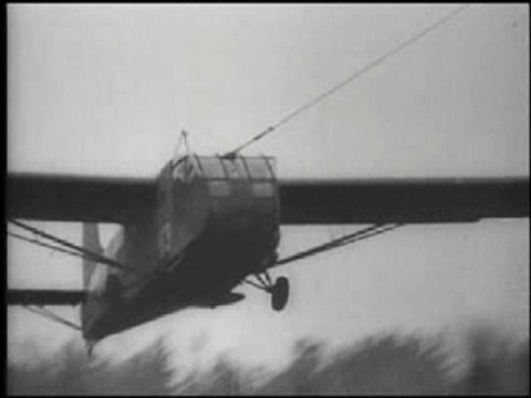 Snatch : planeur tracté pendant le débarquement