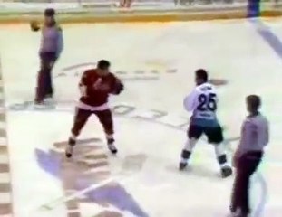 Possibly The Best Ice Hockey Fight Ever-0kRdattVhbU