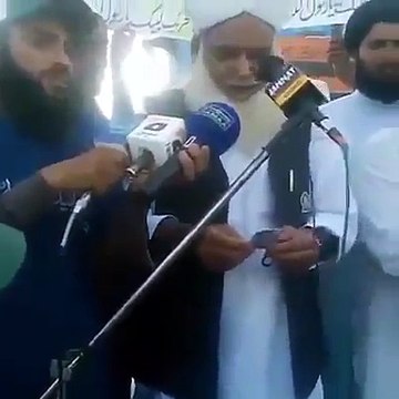 Molana using Bad Language against COAS Raheel Sharif and declared Pervaiz Rasheed Qadiani