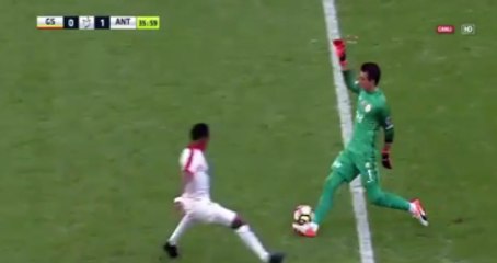Galatasaray'ın Uruguaylı Kalecisi Muslera, Stancu'yu Çalımladı