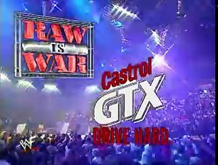 Trish Stratus Promotes Diva Hedonism (2) (2)