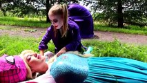 Frozen Elsa POOL SCARE! w_ Spiderman Pink Spidergirl Maleficent Bad Baby Joker Girl! Superhero Fun