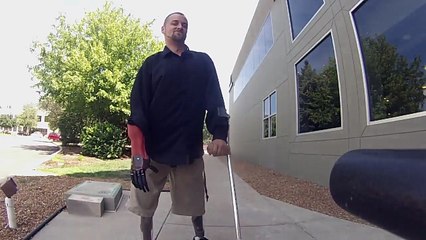 la fashion week video EVERYBODY STRUTT