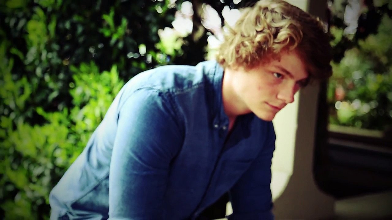 Grad 2016 Fashion Show Promo Video (SMUS)