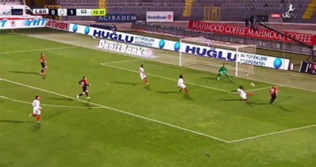 Galatasaray Maçının Spikeri, Muslera'yı Mondragon'la Karıştırdı