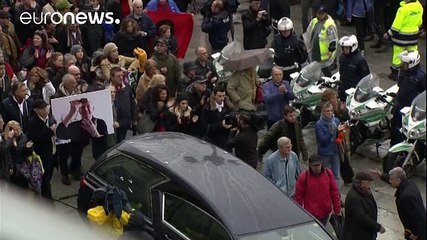 Multitudinaria despedida en Milán a Dario Fo