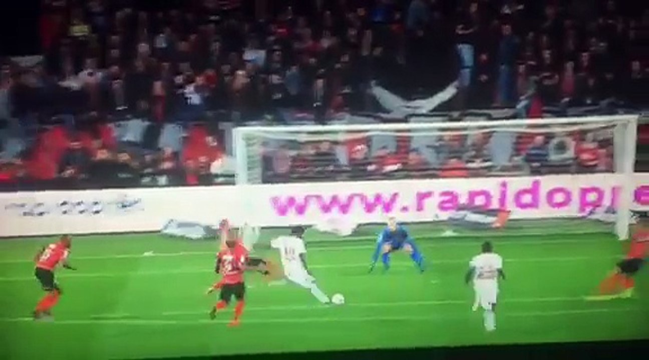 Quand Eder défonce la tête du gardien adverse !