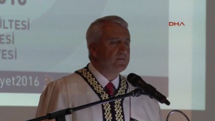 82 Yaşında Üniversite Diploması Aldı