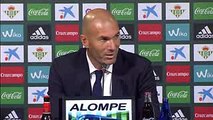 Zinedine Zidane- Isco- Zufrieden mit seiner Leistung - Betis Sevilla - Real Madrid 1-6