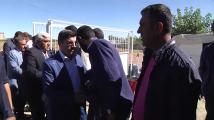 AK Parti Genel Başkan Yardımcısı Aktay, Partisinin Dicle Ilçe Başkanı Aktert'in Ailesine Taziye...