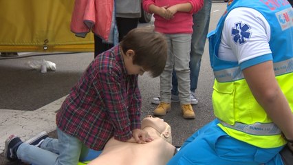 Expertos enseñan qué hacer en caso de paro cardíaco