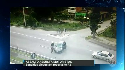 下载视频: Assalto assusta motoristas no Rio de Janeiro