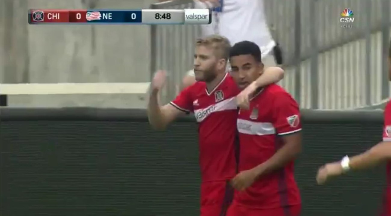 Michael de Leeuw Amazing Goal - Chicago Fire SC 1-0 New England Revolution - (16/10/2016)