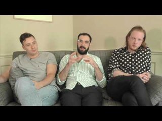 Two Door Cinema Club tourde zichzelf ziek