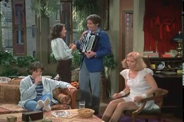RHODA S03E05 H e e e r es Johnny