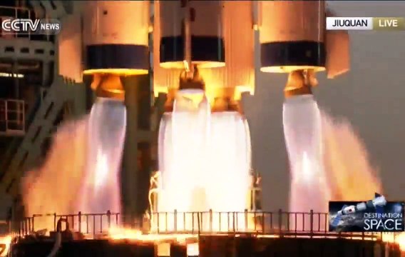 Création de la station spatiale chinoise : décollage de la fusée et des astronautes