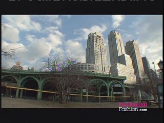 Ce sans abri vit sous une voie ferrée avec de l'électricité !