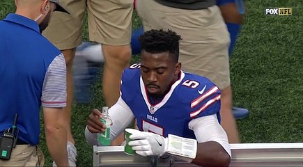 NFL - Tyrod Taylor prend un bain de bouche en plein match