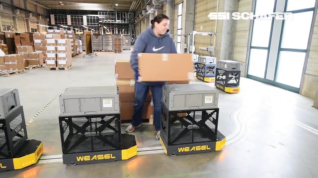 Automated guided vehicle (AGV) Weasel®, Fashion Logistics