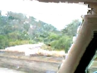 Jeanne en voiture en ardèche.