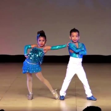 Ces enfants sont les champions du monde de la danse latine. Regardez leur chorégraphie impressionnante lors de la finale