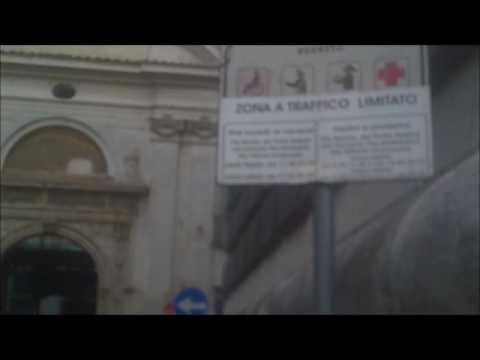 Aversa (CE) - Rifiuti sotto Porta Napoli: e le telecamere? (10.10.16)