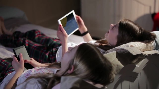 Sony MP-CL1 the portable pocket sized HD mobile projector