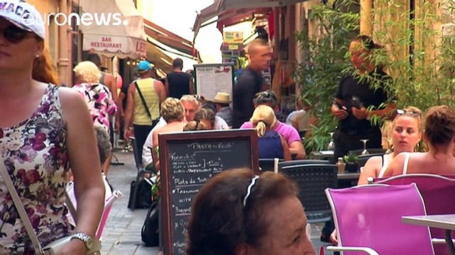 Ελλάδα: πτώση τιμών σε ενοίκια, τρόφιμα, «ξεφεύγουν» τα καύσιμα