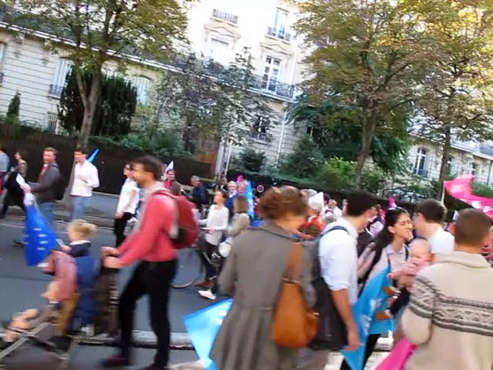 Manif Pour Tous 16 oct. 2016 : ils étaient 12 200 et non 200 000 (travelling en plan-séquence de 32 mn de tout le cortège)