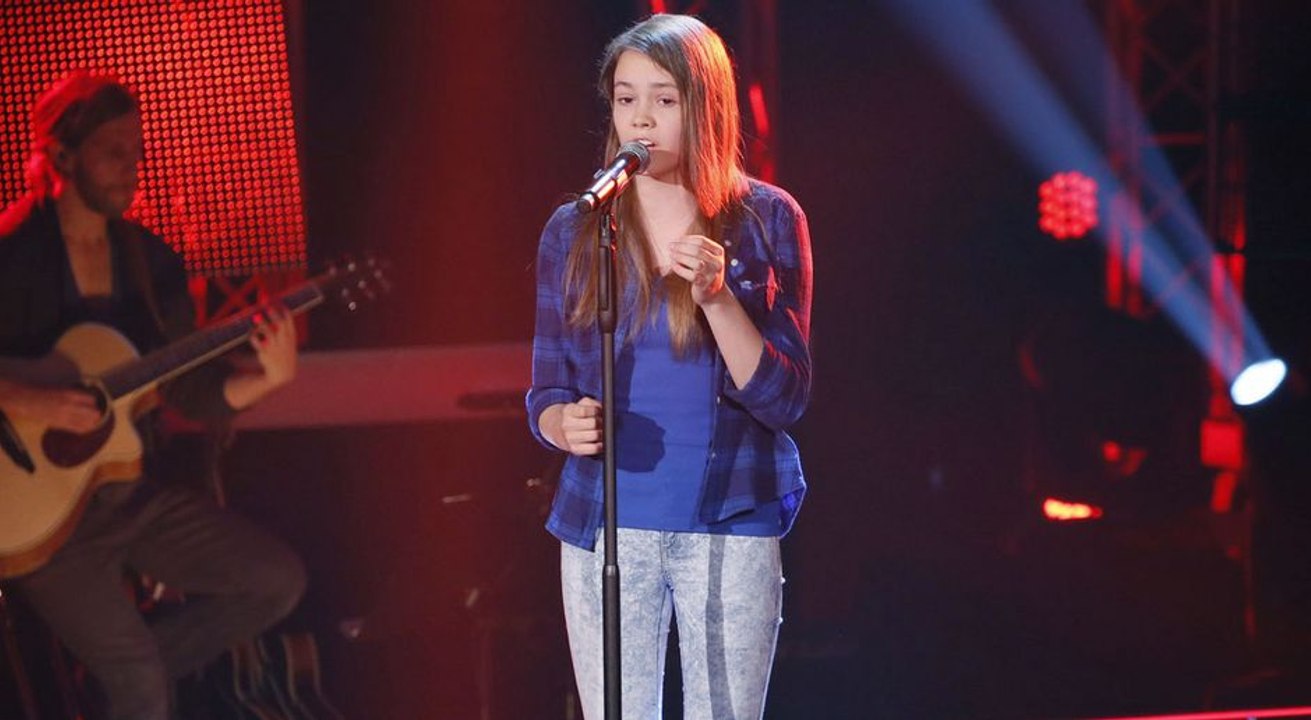 Sugar We're Going Down (Lara) - The Voice Kids | Blind Auditions| SAT.1