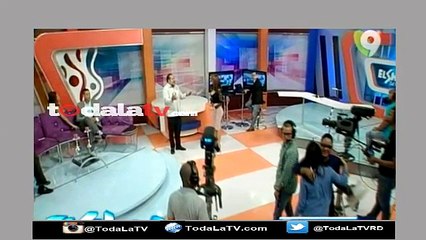 Rafael Ventura denuncia: " recibí una propuesta de repartirnos la ayuda de Haití de parte de los coordinadores del viaje alla" - El Show del Mediodía-Video