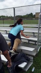 Ce jeune se laisse frapper par une fille et refuse de répliquer !