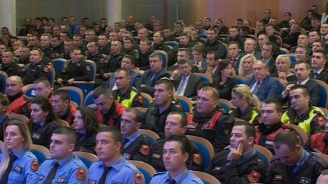 Report TV - Nga janari,rritje me 110 mijë lek pagave të policëve. Përfitimi