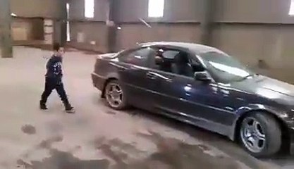 8 Yaşındaki Çocuk E36 İle Drift Yapıyor Beğenelim :)