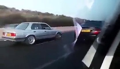 C63 VS E30 ROLLİNG Sizce Kim Alır ? :)