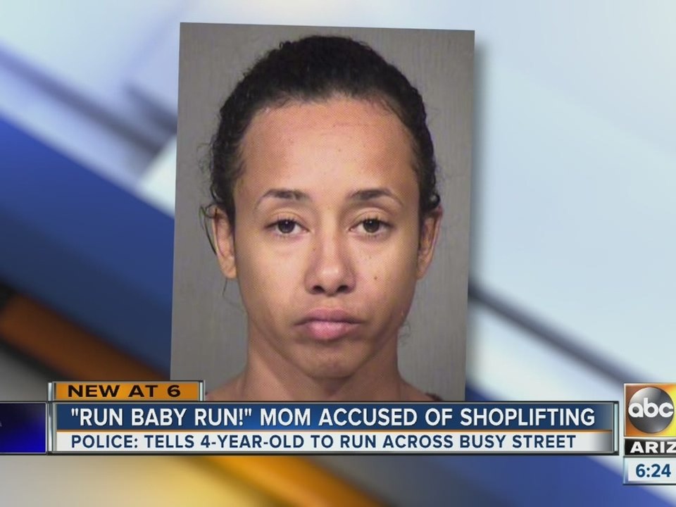 Mom accused of shoplifting with 4-year-old daughter