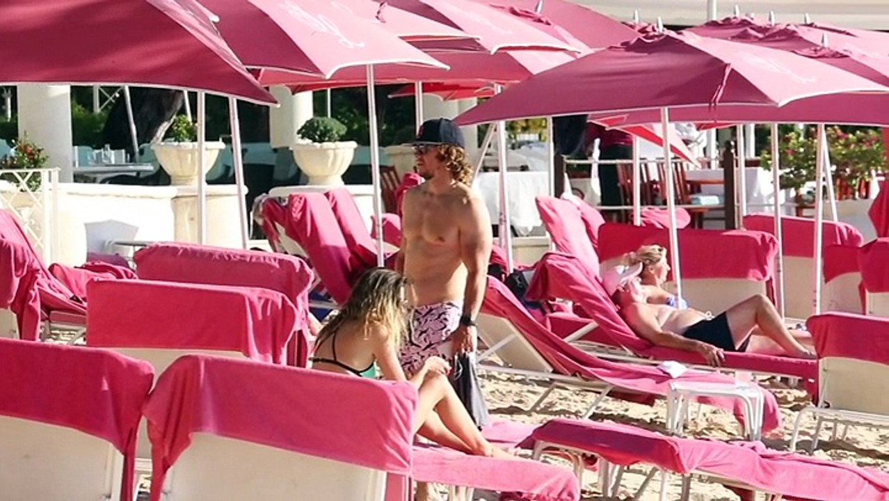 Mark Wahlberg et sa femme Rhea prenne du bon temps à la Barbade