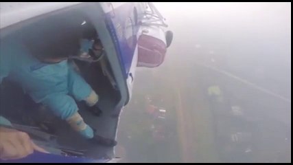 Kinh ngạc nhìn cô gái Hà Nội nhảy dù từ độ cao 1000m