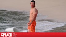 Mark Wahlberg genießt den Strand von Barbados