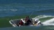 Des surfeurs sauvent des naufragés ejectés de leur bateau