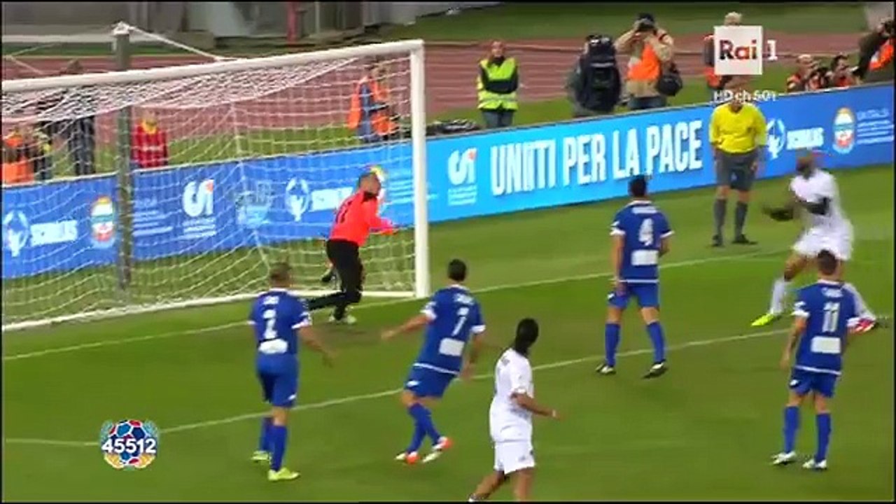 Maradona, Totti, Ronaldinho etc.... Uniti per la pace 2016 All Goals ( 3-4 )