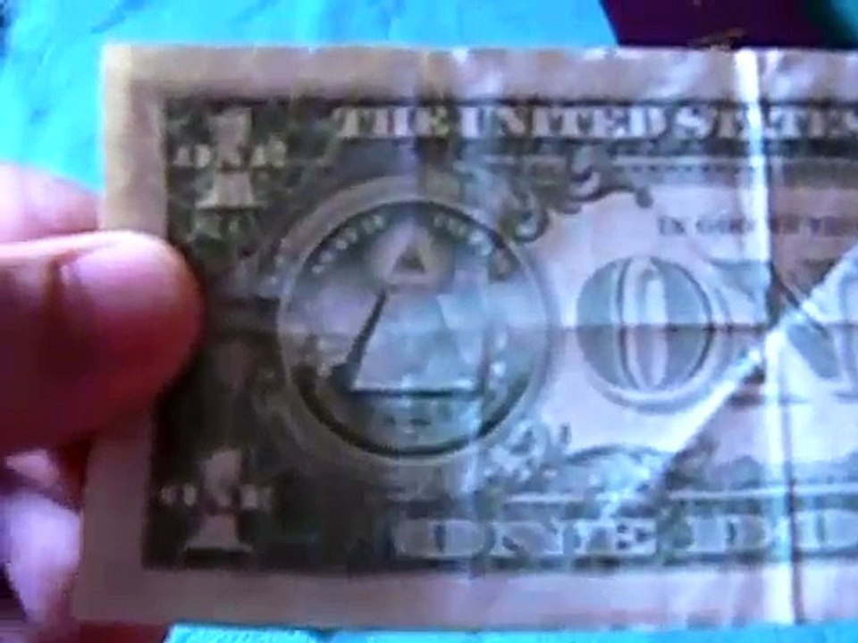 Billets pliés donnant la trame des attentats du 11 septembre - COMPLOT!