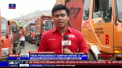 Truk Sampah Antre Panjang di TPST Bantar Gebang